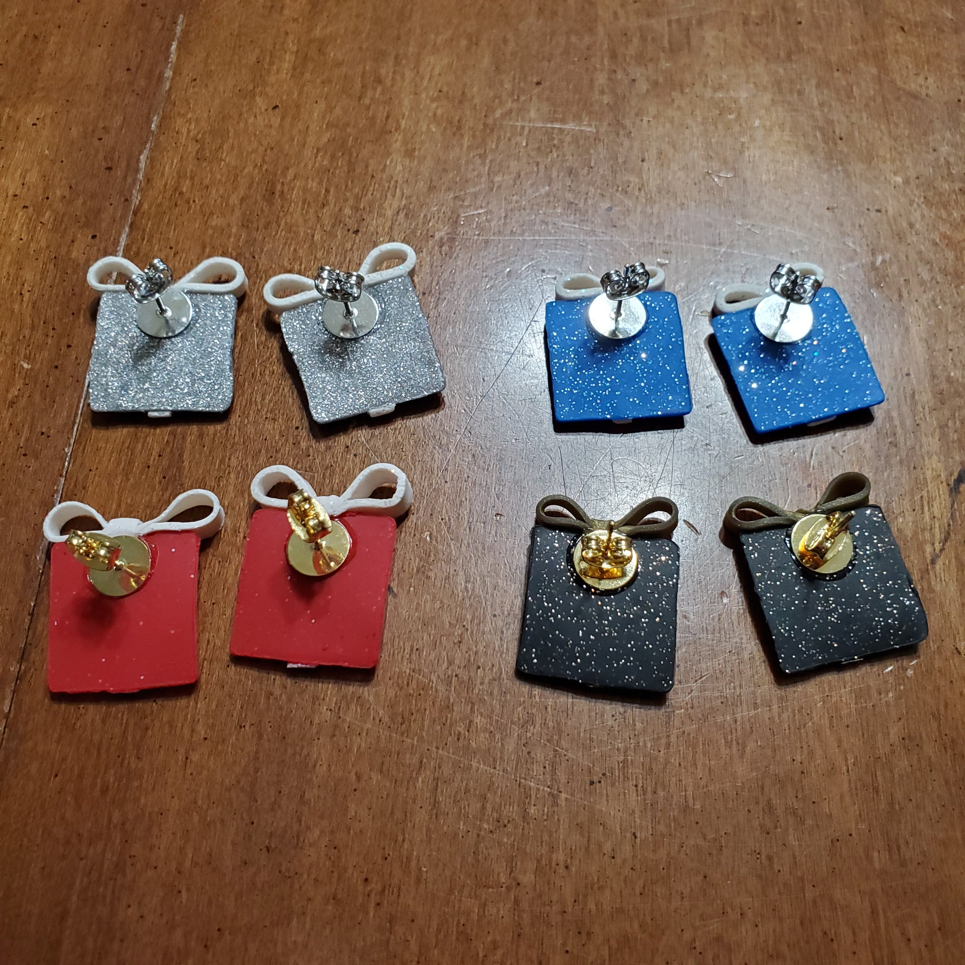 Christmas Present Studs