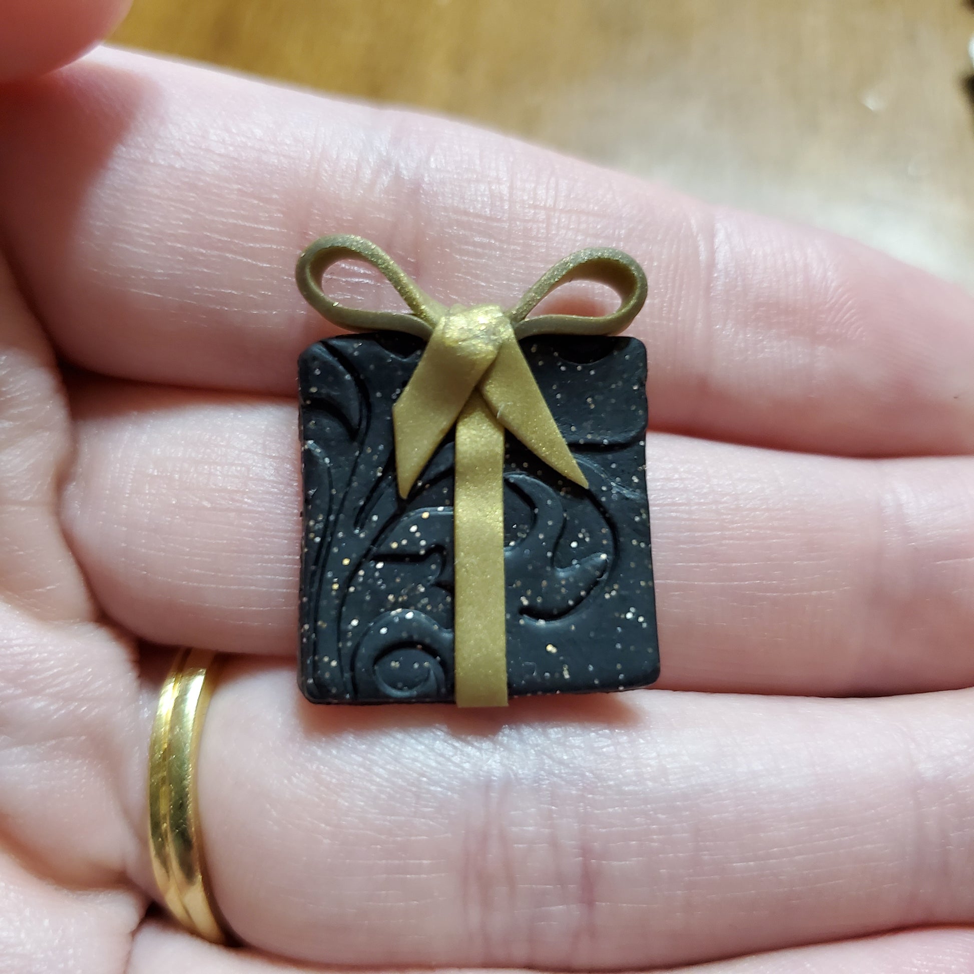 Christmas Present Studs